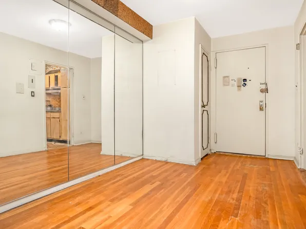 92-31 57th Avenue image 2 of 20