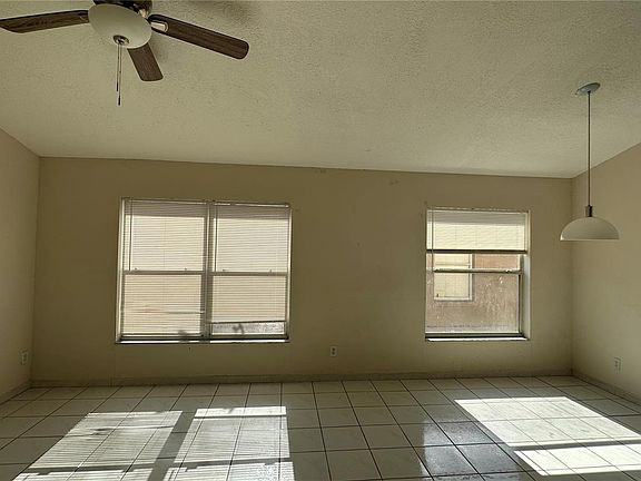 3rd image of 1734 Snaresbrook Way
