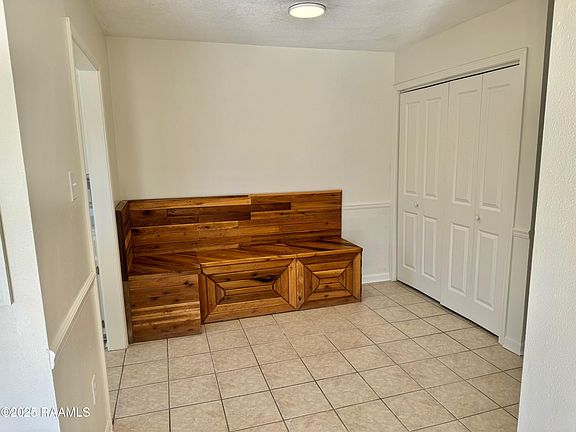 5th image of 111 Gena Marie Dr