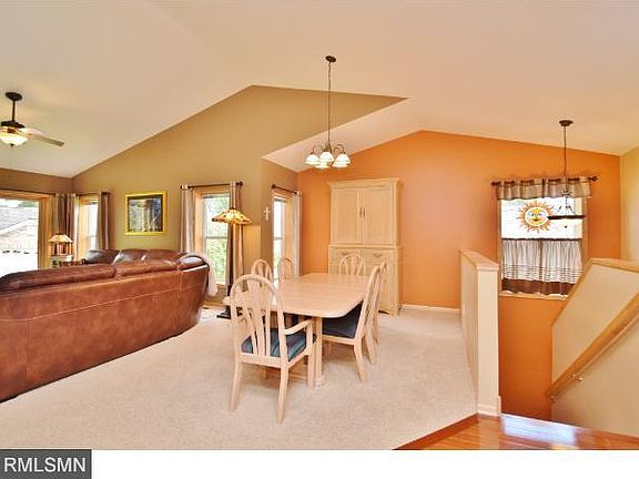 2nd image of 1231 Woodley St E