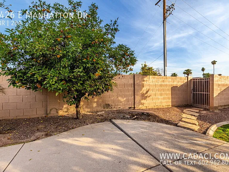 1426 E Manhatton Dr — Photo 15