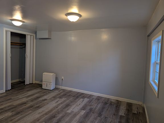 2nd image of 306 E 8th St SW