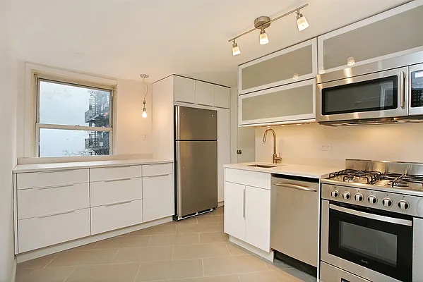 Rented by Corcoran | media 19