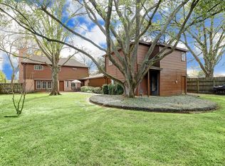 15802 Lakeview Dr, Jersey Village, TX 77040