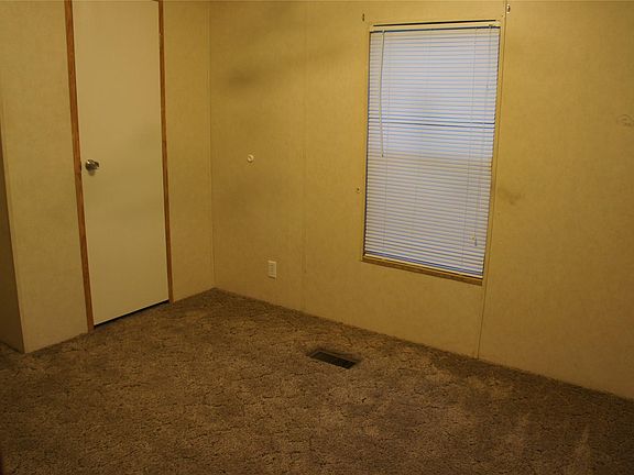 5th image of 601 Clear Lake Rd Unit B