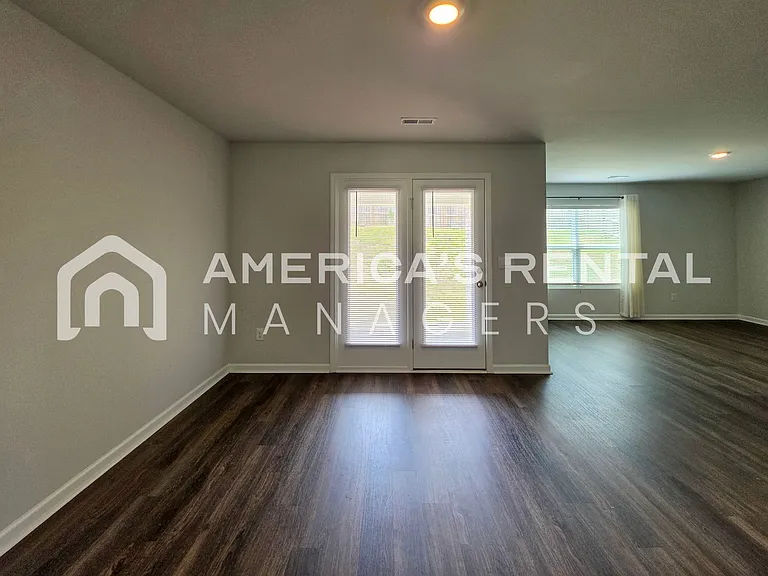 1508 Heritage Cir SE — Photo 22