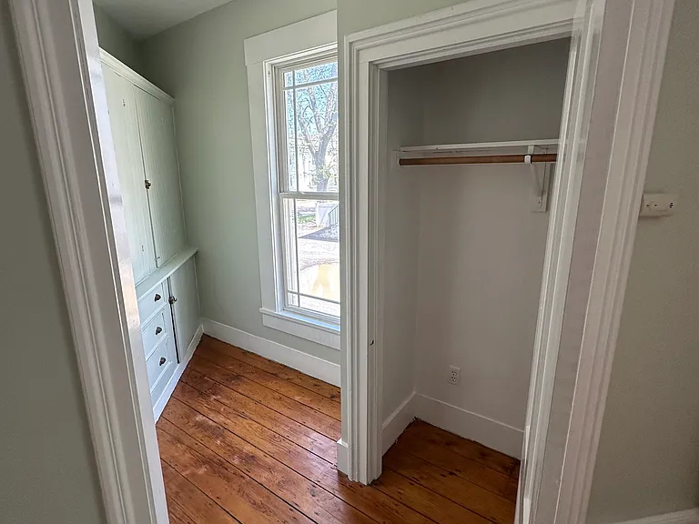 28 King St #1 — Photo 10