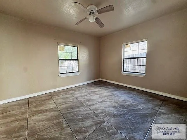 2413 Eastern Blvd — Photo 14