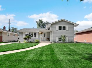 250 Lawndale Dr, Munster, IN 46321