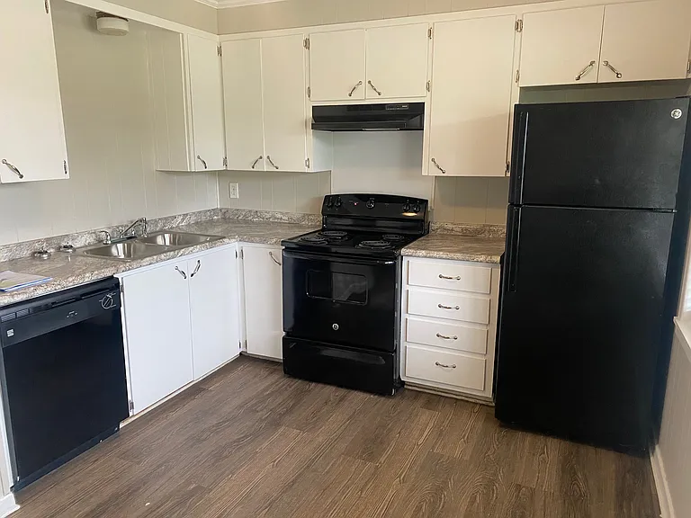 109 & 111 S Mitchell St #204 — Photo 5