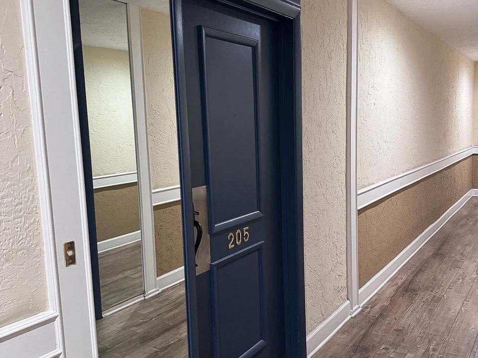 1st image of 1734 N Fuller Ave APT 205