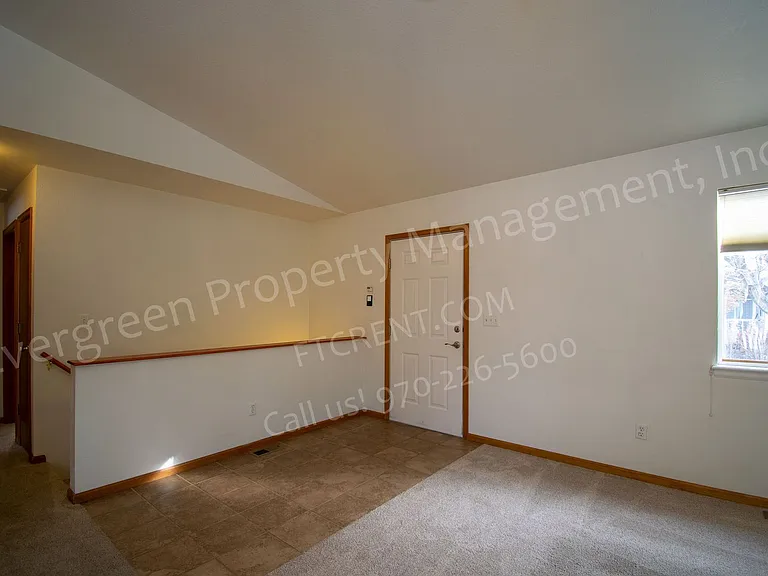 2302 Turquoise St — Photo 4