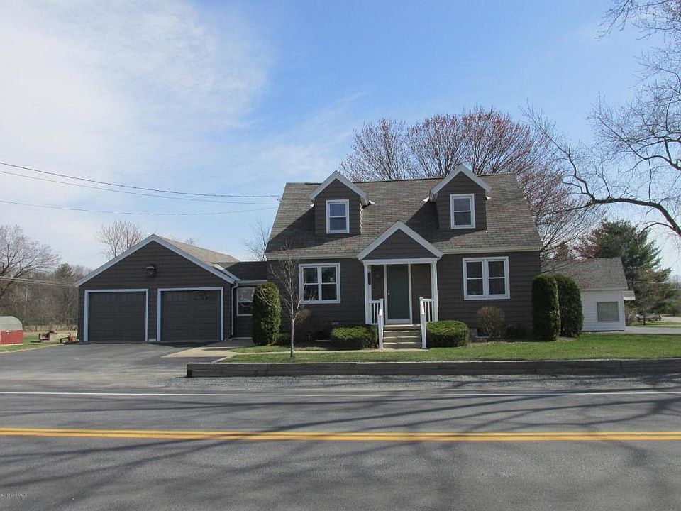 1st image of 3662 Burgoyne Ave