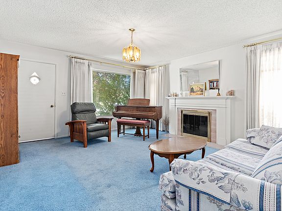 4th image of 664 W Wasatch St