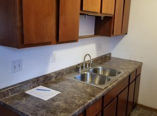 1621 S 24th St APT 1, Milwaukee, WI 53204