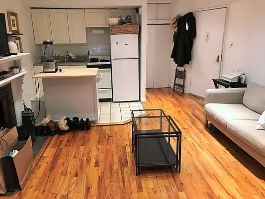 Rented by Joe Gotham LTD | media 16