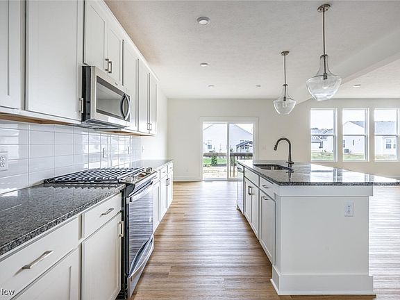 4th image of 8857 Larkspur Dr