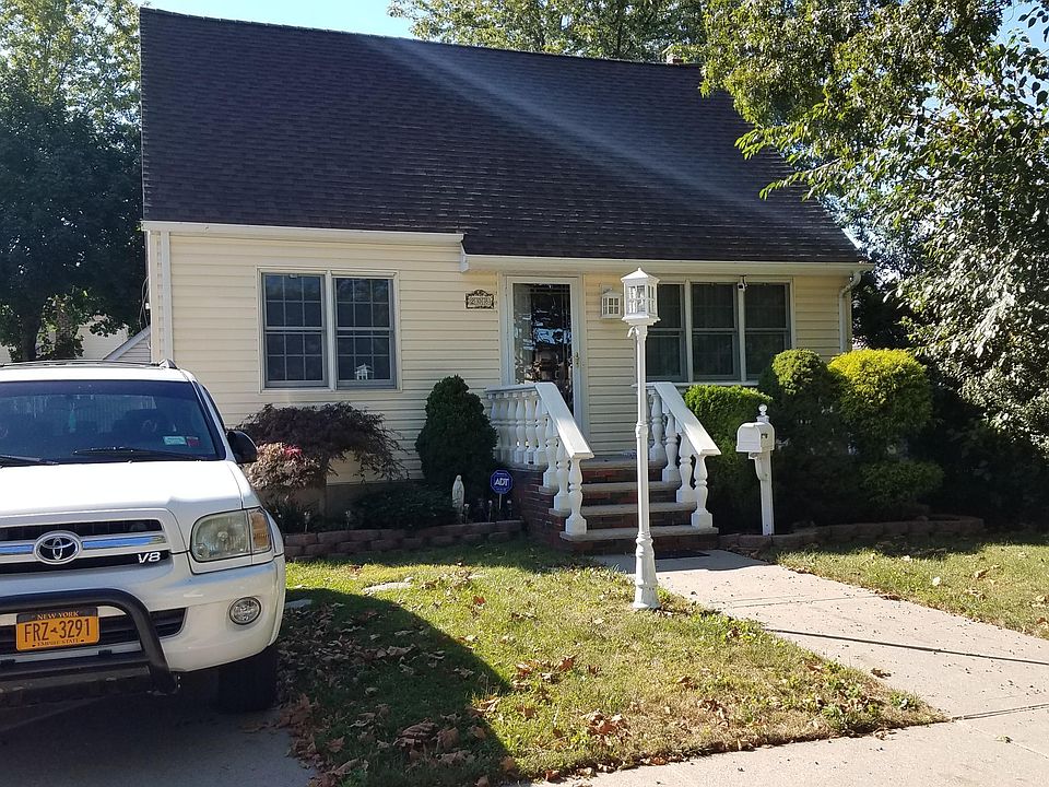 1st image of 208 Bryson Ave