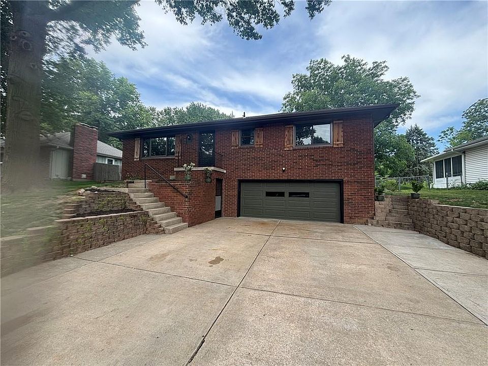 1st image of 3209 N 36th Ter
