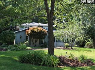 38215 Fox Run Dr, Solon, OH 44139