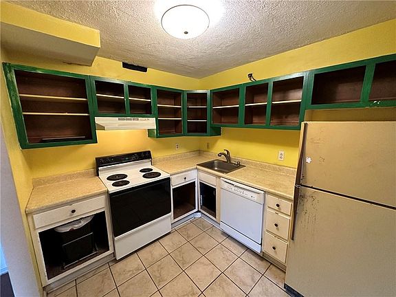 4th image of 595 Calais Dr APT 318