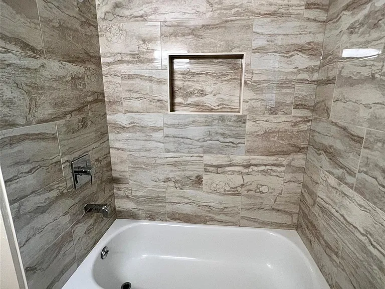 8507 Grove Park Dr — Photo 25