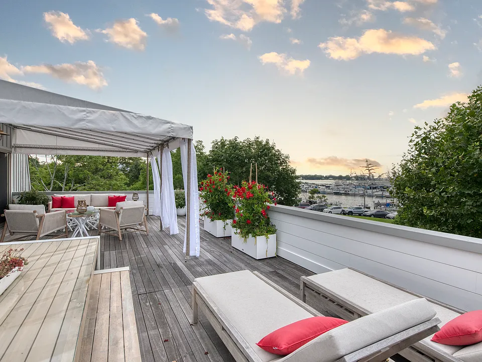 18 Bridge St #Penthouse 4D
