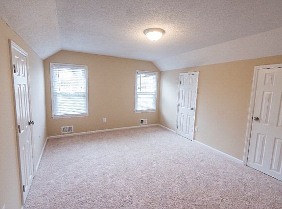 3rd image of 815 Boone Trl