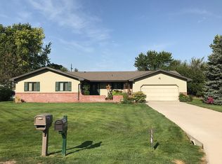 3036 Goldenrod Dr, Grand Island, NE 68801