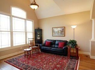 651 Buena Vista Dr, Glen Ellyn, IL 60137