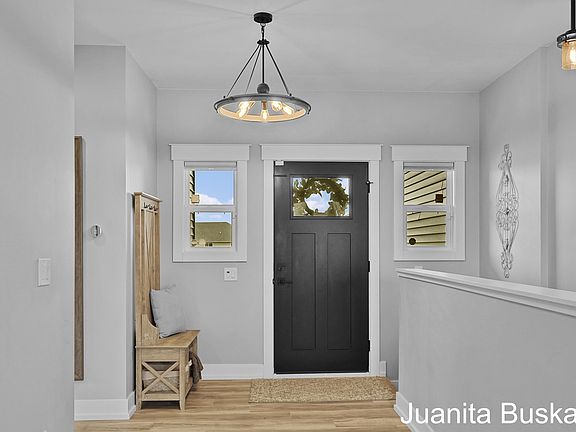 4th image of 6954 City View Dr