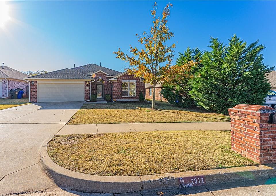 1st image of 2812 Lochwood Dr