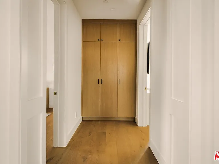 4261 Denny Ave — Photo 31
