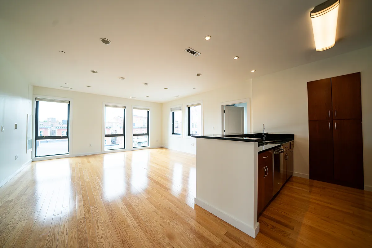 Building Photo - 5 Miner St #402