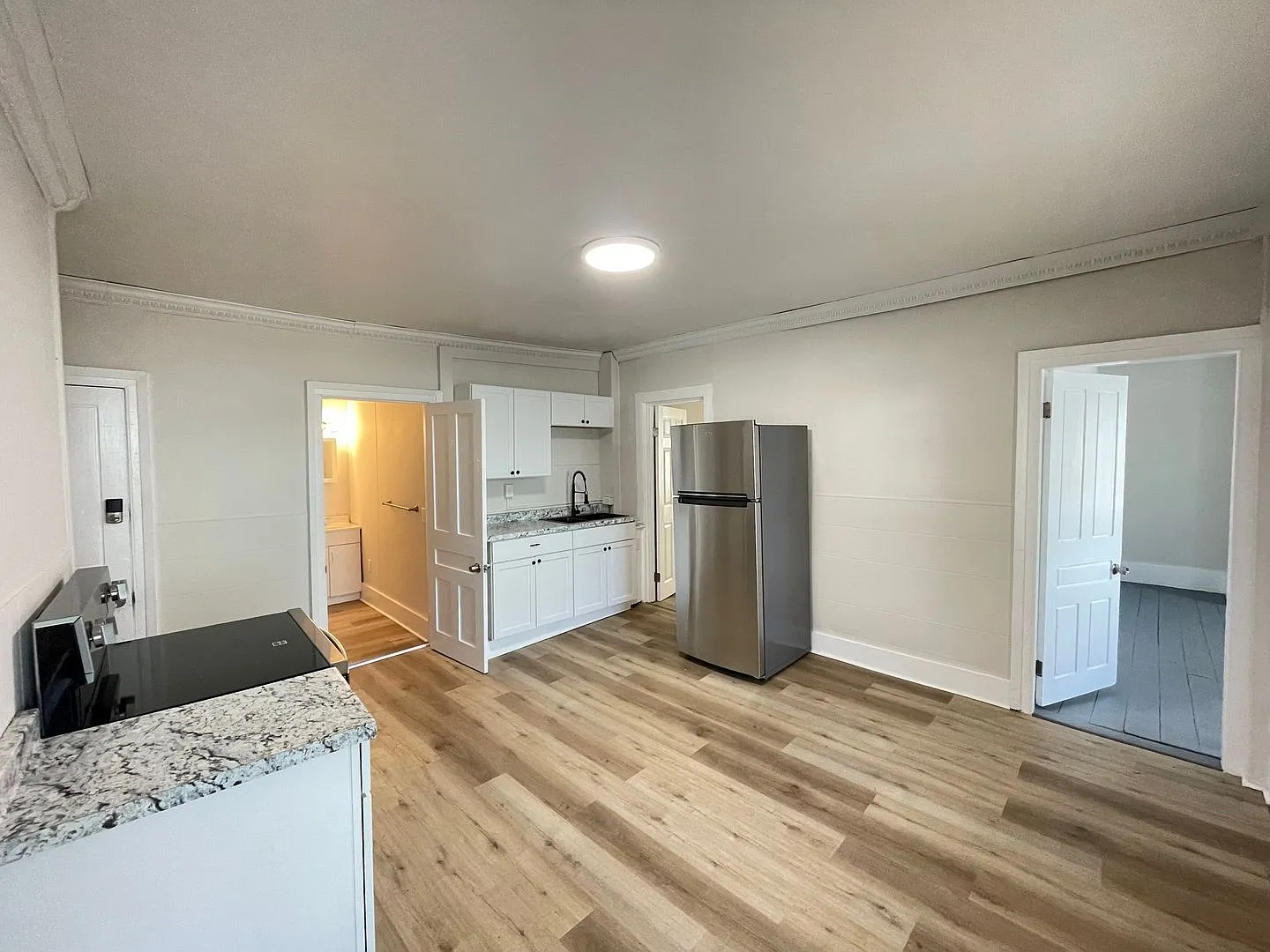 2 bed, 1.0 bath, 738 sqft, $1,995 — Photo 1