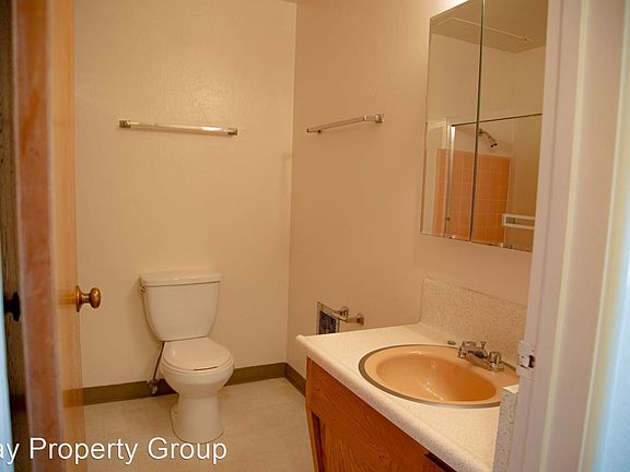 3rd image of 232 29th St #8382923
