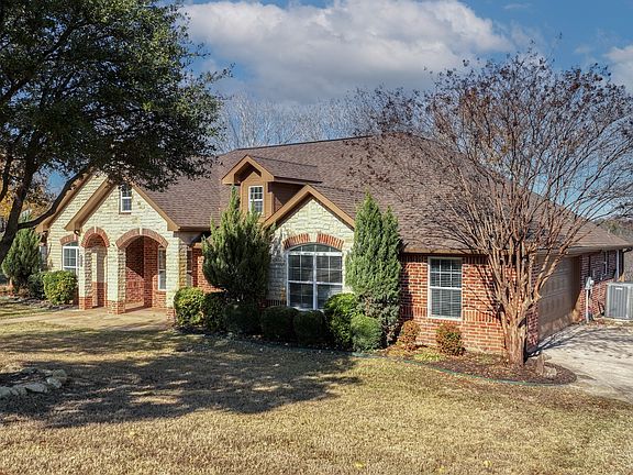 3rd image of 1735 Woodridge Ct