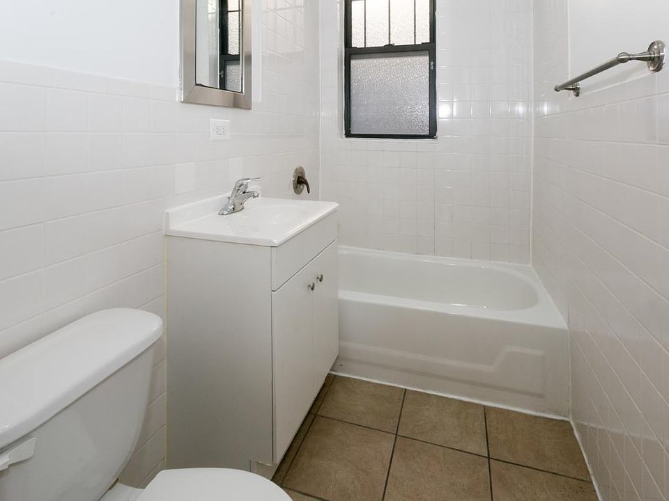 2nd image of 5218 S Woodlawn Ave #22-1N