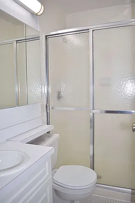 Rented by Manhattan Connection | media 34