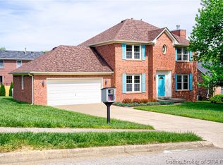 305 Deer Run Dr, Sellersburg, IN 47172