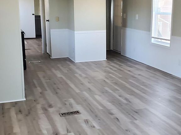 3rd image of 113 Sycamore Ln