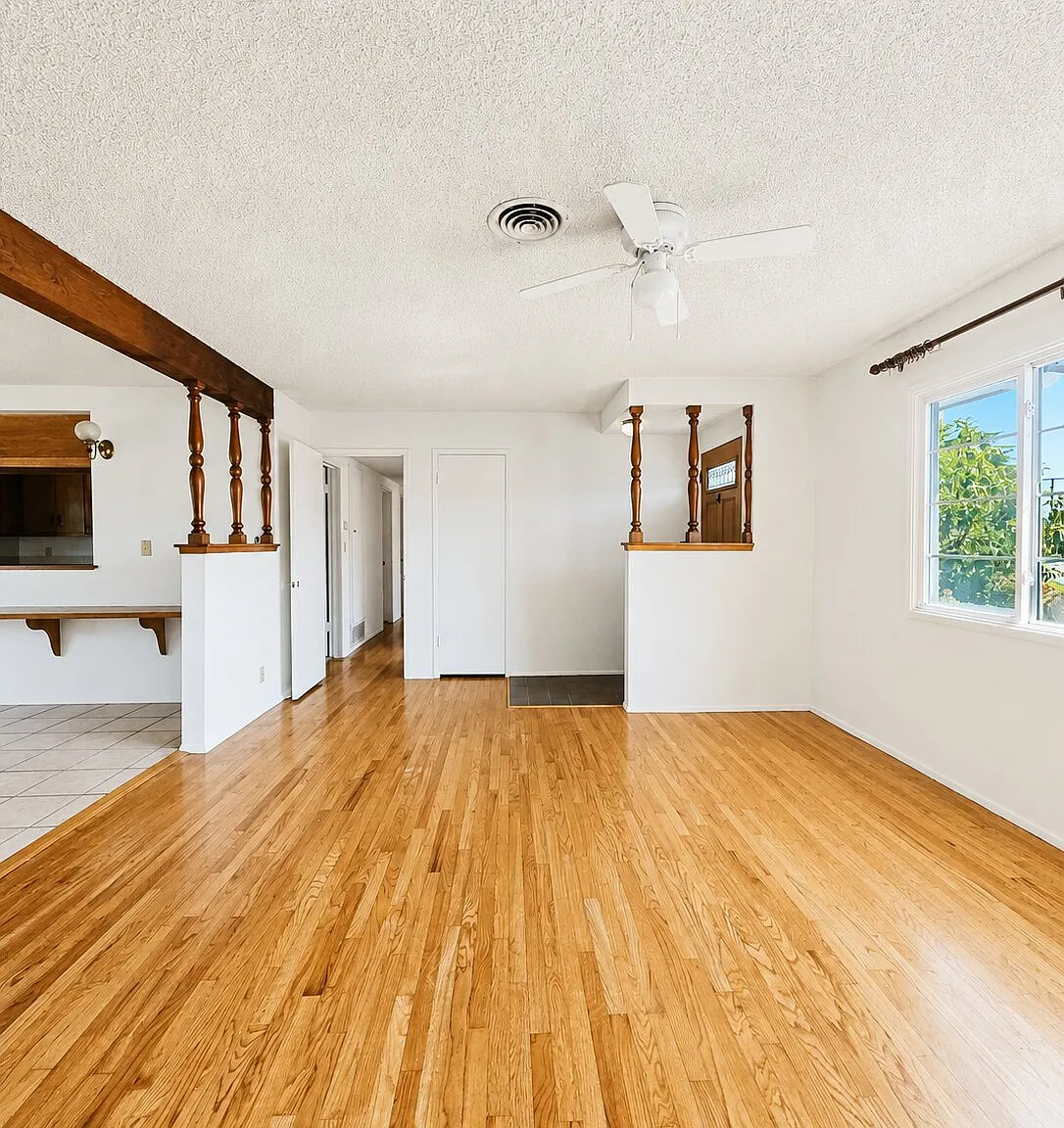 3 bed, 1308 sqft, $3,700 — Photo 4