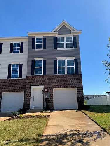 425 Seeback Dr Photo 1