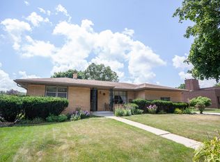 2412 Halsted Rd, Rockford, IL 61103