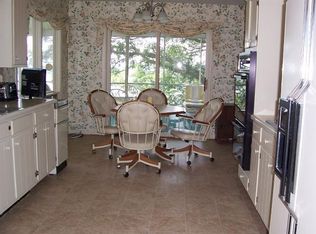 14 Cascade Ter, Burlington, IA 52601