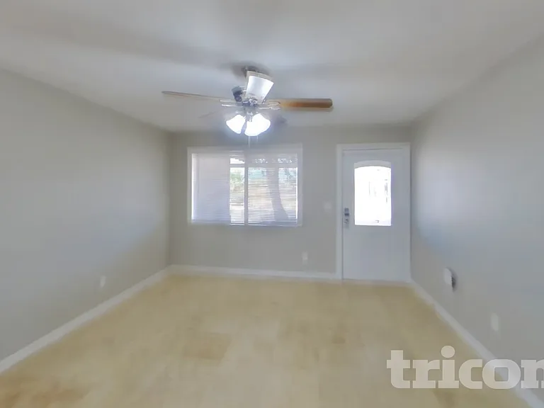 6237 W Marconi Ave — Photo 5