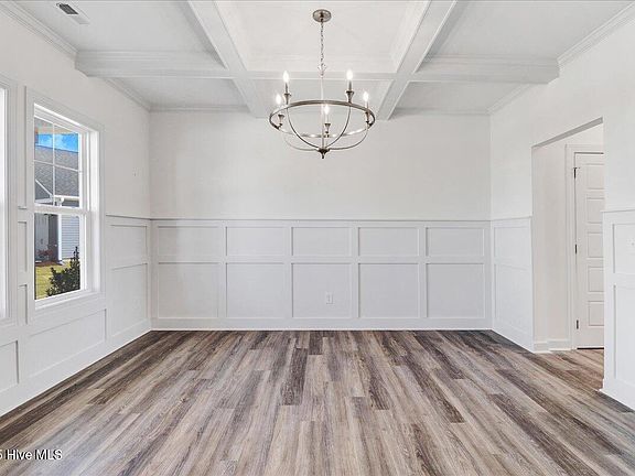 4th image of 106 Bella Place