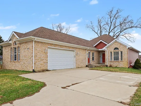 2853 Rubbins Rd, Howell, MI 48843