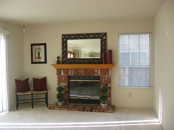 4th image of 1841 Johnson Dr