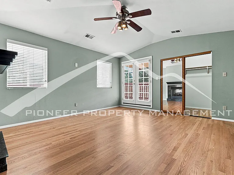 4215 W Byron Pl — Photo 11